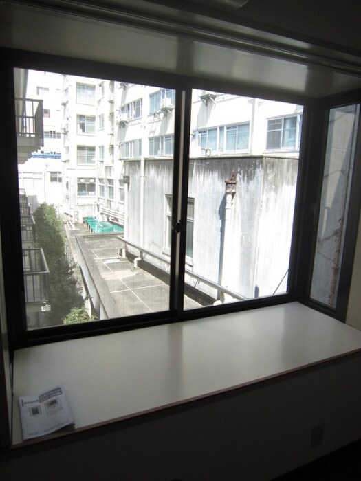 物件内観写真13　(室内からの展望)