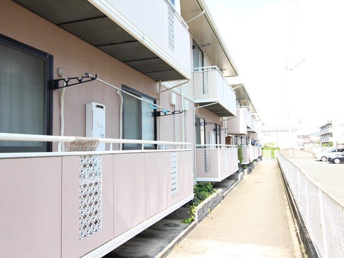 物件外観写真6　(エントランス部分)