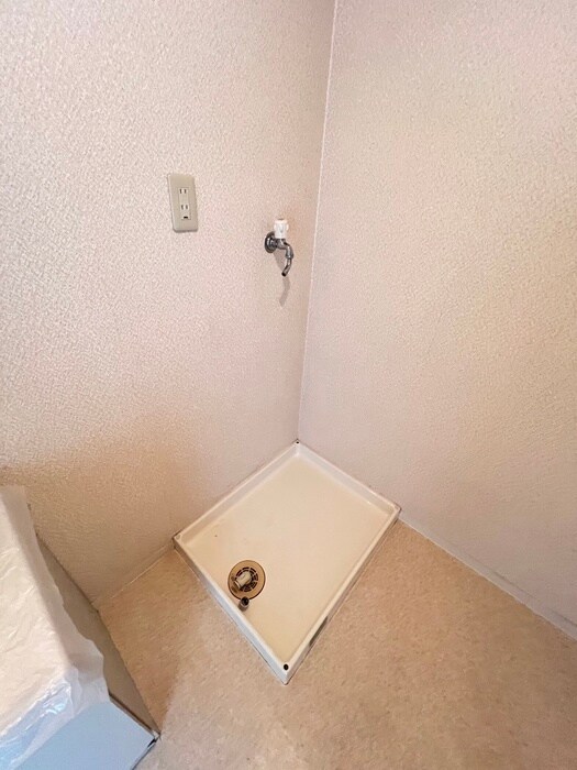 物件内観写真18　(洗濯機置場)