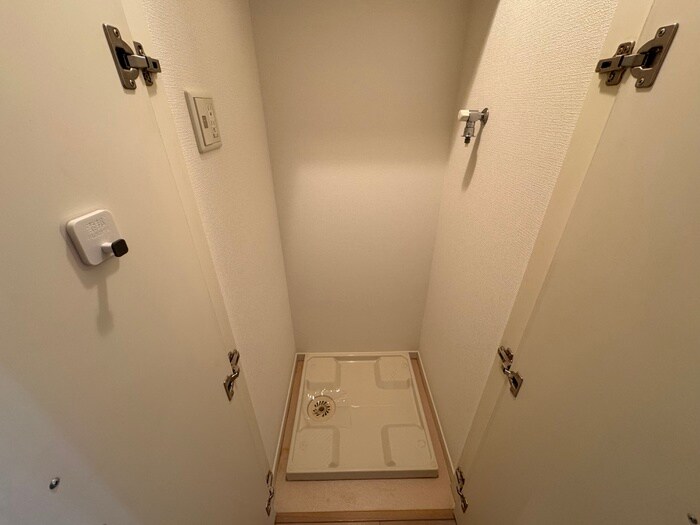 物件内観写真13　(洗濯機置場)