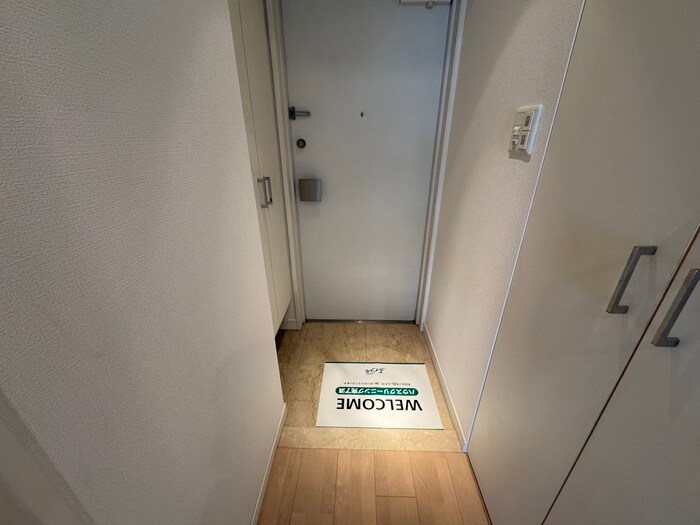 物件内観写真17　(玄関)