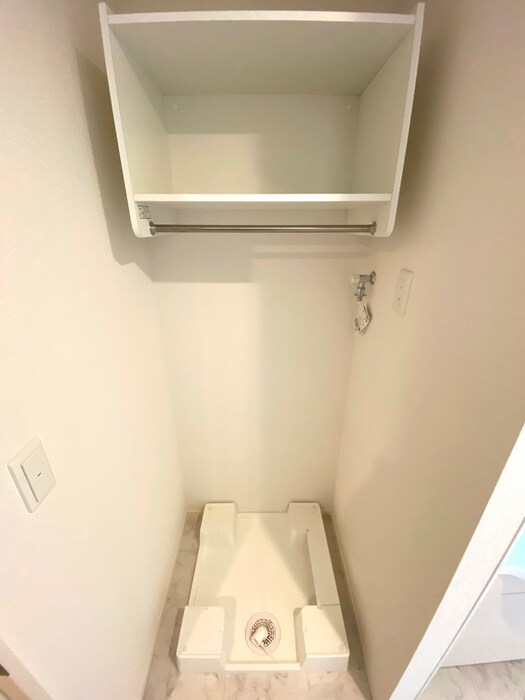 物件内観写真12　(洗濯機置場)