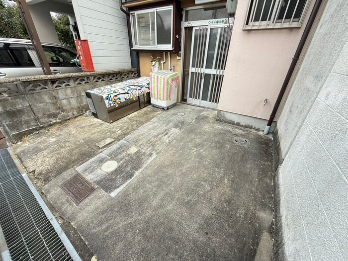 物件外観写真3　(駐輪場)