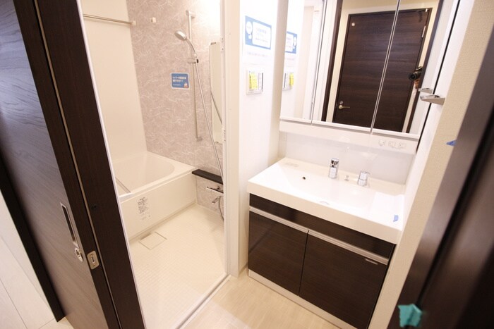 物件内観写真11　(洗面)