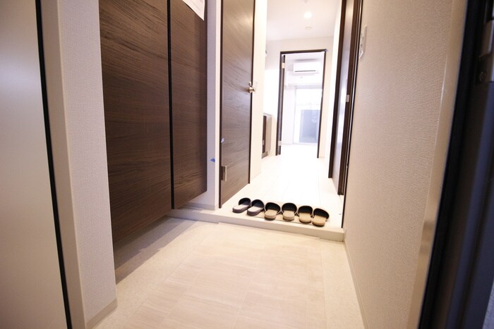 物件内観写真15　(玄関)