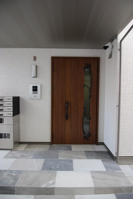 物件外観写真5　(エントランス部分)