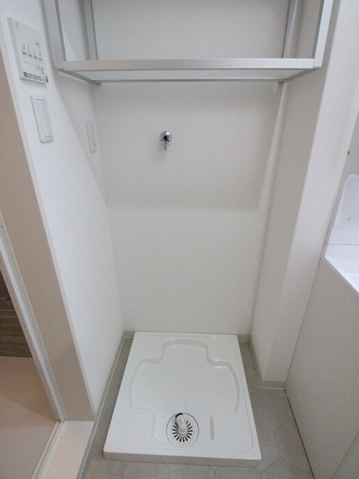 物件内観写真11　(洗濯機置場)