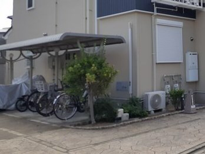 物件外観写真6　(駐輪場)