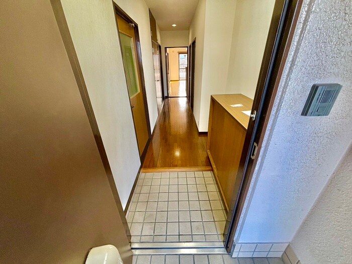 物件内観写真17　(玄関)