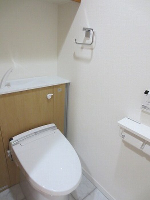 物件内観写真8　(トイレ)