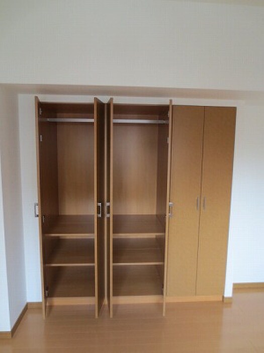 物件内観写真12　(収納)