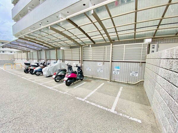 バイク置き場