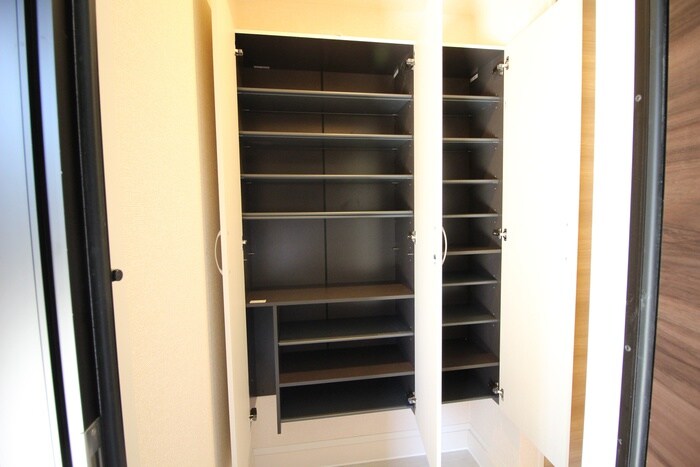 物件内観写真8　(靴箱)