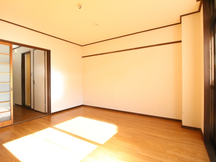 物件内観写真8　(居室)