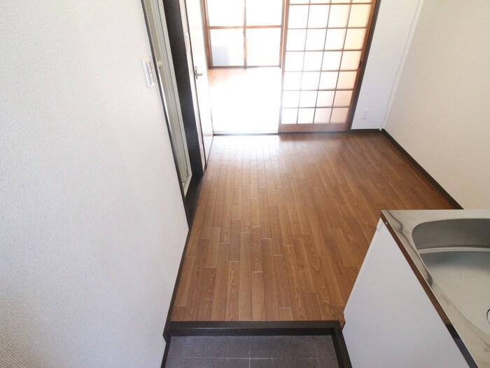 物件内観写真14　(玄関)