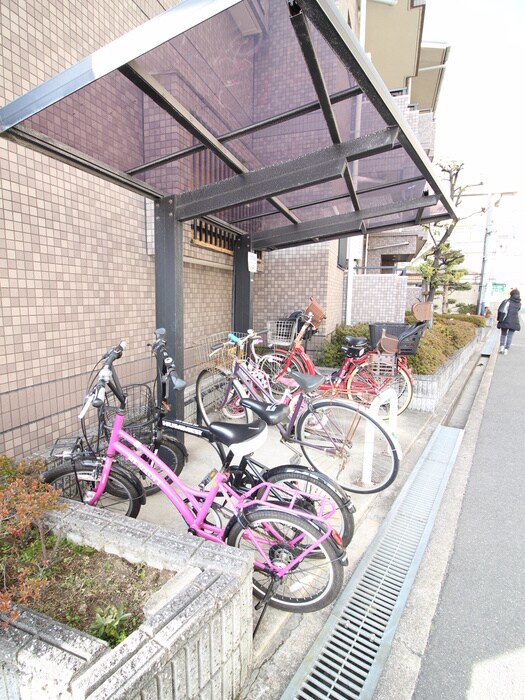 物件外観写真2　(駐輪場)