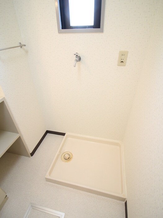 物件内観写真15　(洗濯機置場)