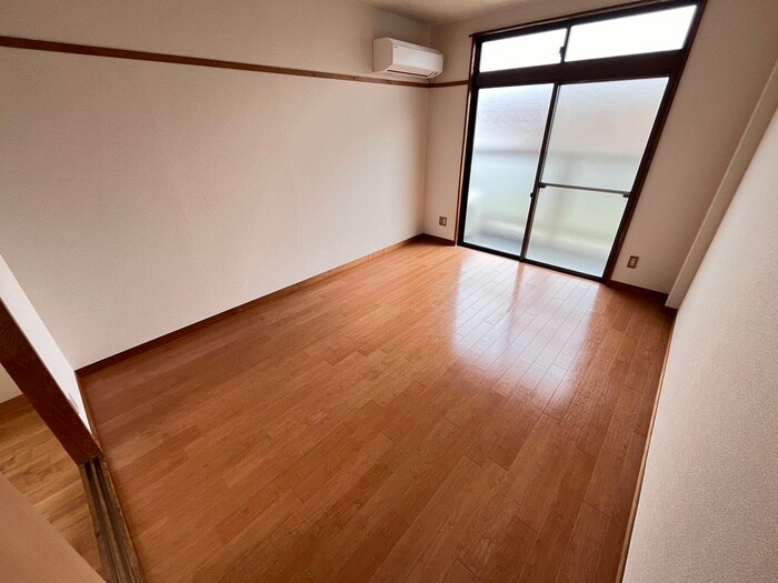 物件内観写真10　(居室)