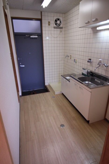 物件内観写真11　(廊下)