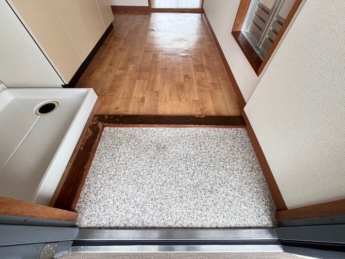 物件内観写真15　(玄関)