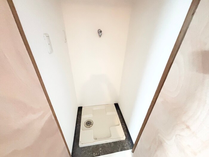 物件内観写真13　(洗濯機置場)