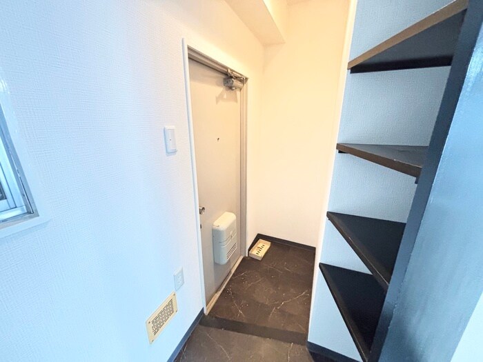 物件内観写真15　(玄関)