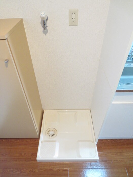 物件内観写真14　(洗濯機置場)