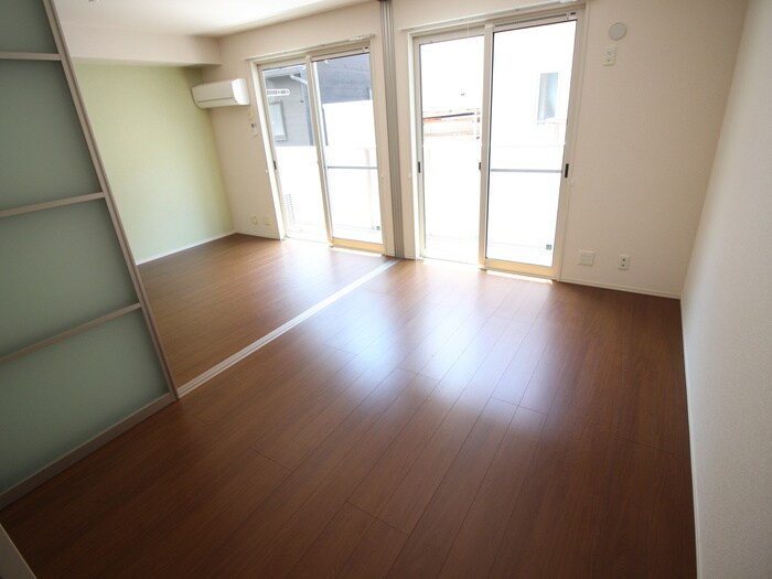 物件内観写真10　(居室)