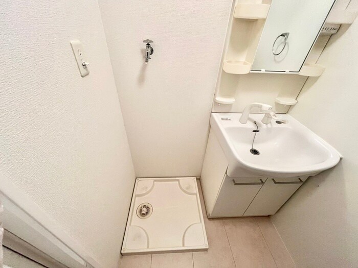 物件内観写真16　(洗濯機置場)