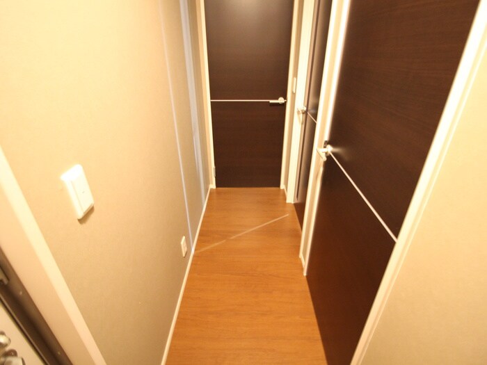 物件内観写真17　(廊下)