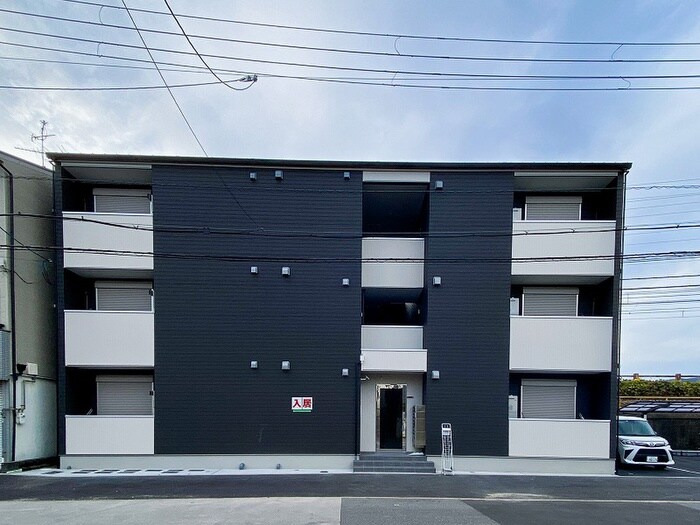 物件外観写真1　(外観写真)