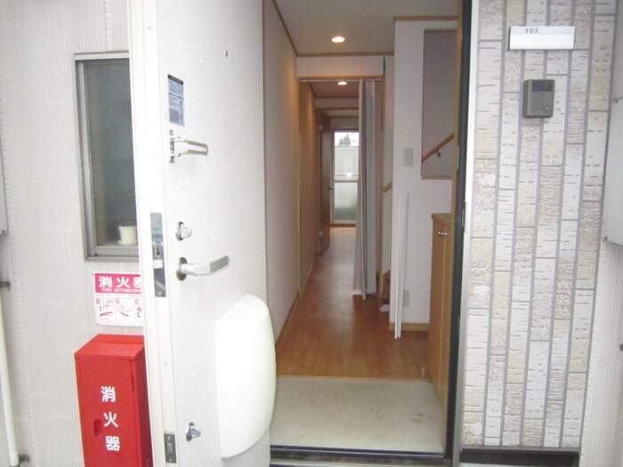 物件内観写真13　(玄関)