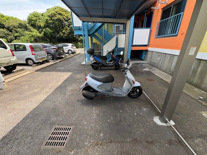 物件外観写真6　(駐輪場)