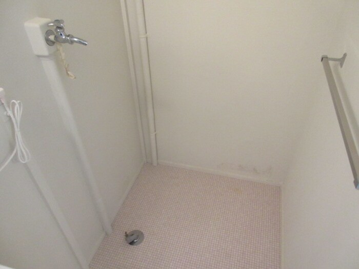 物件内観写真12　(洗濯機置場)