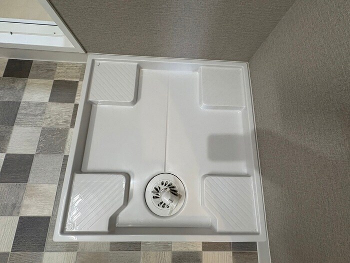 物件内観写真16　(洗濯機置場)