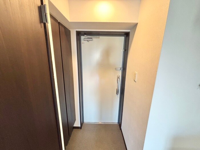 物件内観写真7　(玄関)