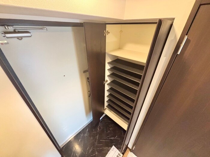 物件内観写真8　(靴箱)