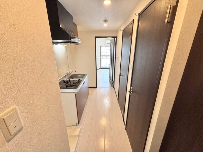 物件内観写真9　(廊下)