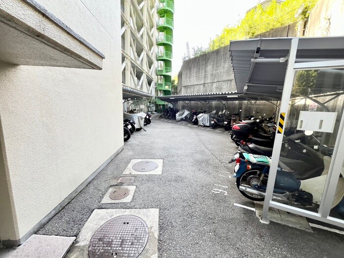 物件外観写真6　(駐輪場)