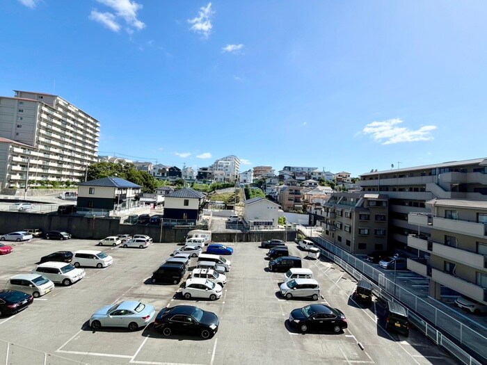 物件内観写真22　(室内からの展望)