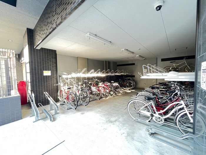 物件外観写真5　(駐輪場)