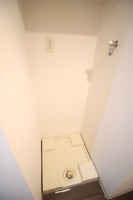 物件内観写真14　(洗濯機置場)