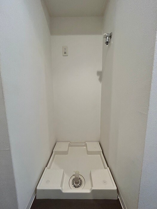 物件内観写真15　(洗濯機置場)