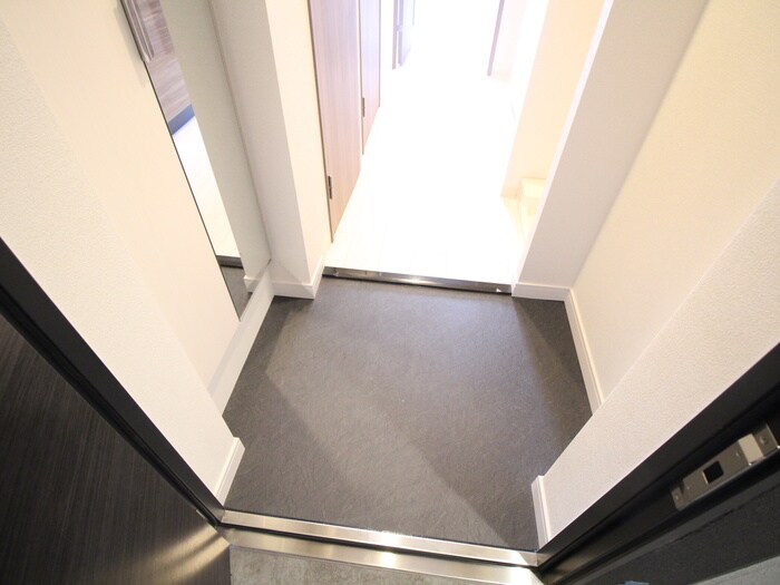 物件内観写真17　(玄関)