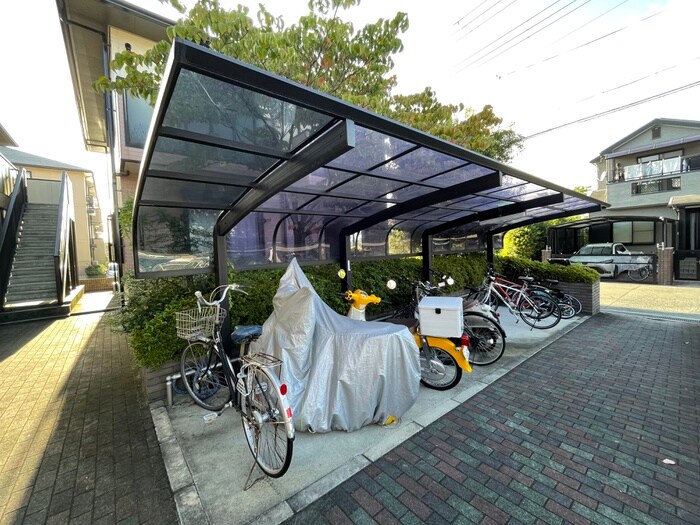 物件外観写真3　(駐輪場)