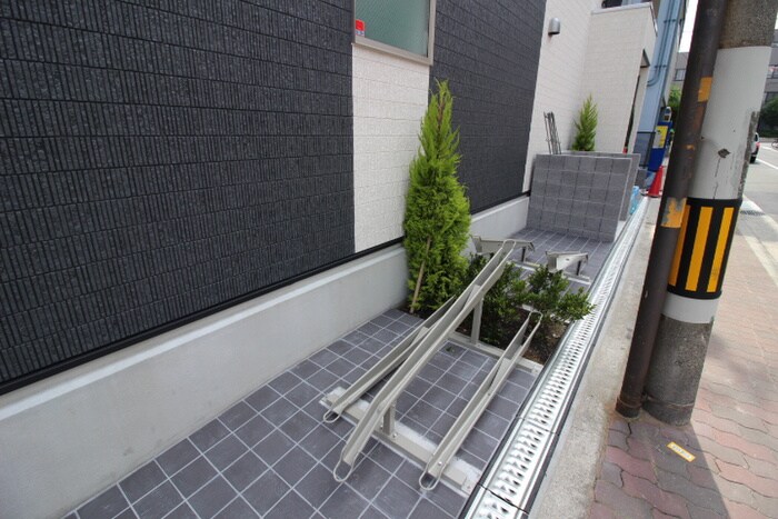 物件外観写真5　(駐輪場)