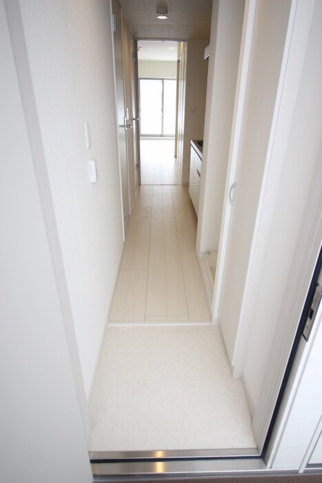 物件内観写真10　(玄関)