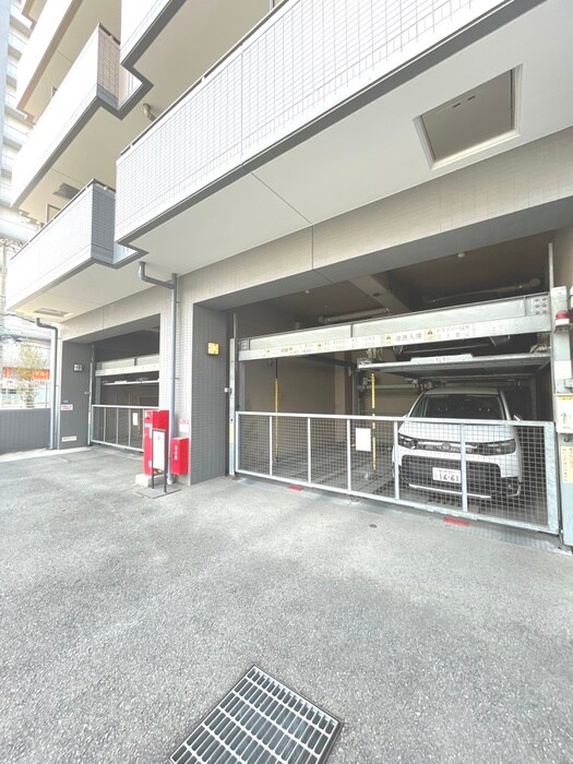 ダイアパレス新大阪宮原(1301)の駐車場