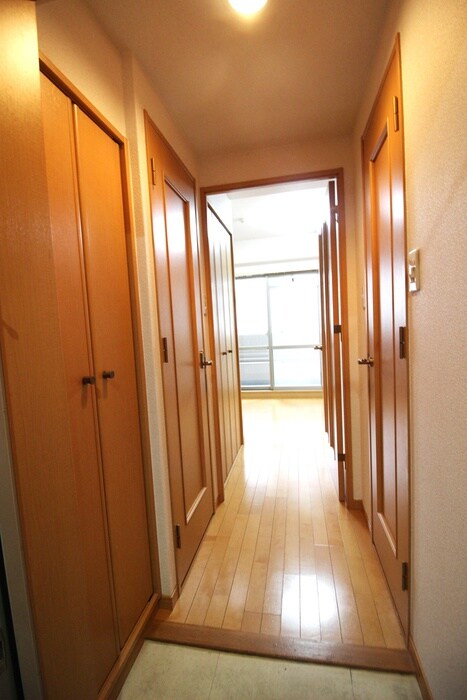 物件内観写真16　(廊下)