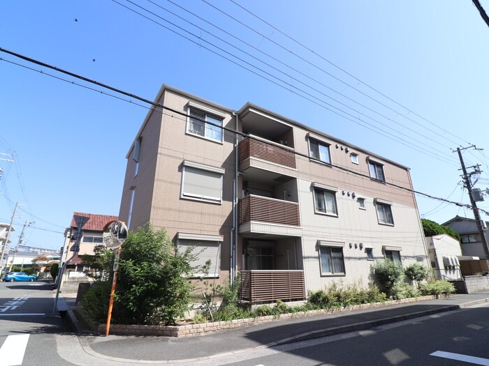 物件外観写真1　(駐車場)